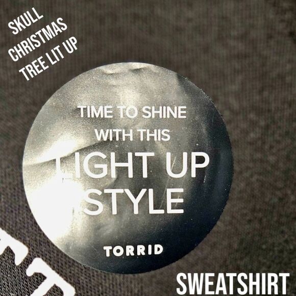 TORRID SKELETON CLASSIC FIT COZY FLEECE LED LIGHT UP TREE SWEATSHIRT 3X - Picture 5 of 16